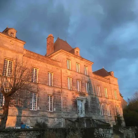 Chateau Du Port Huble ヴィラ