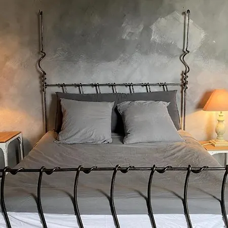 Chateau Du Port Huble Chaniers