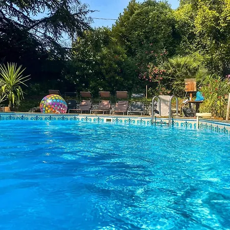 Chateau Du Port Huble *