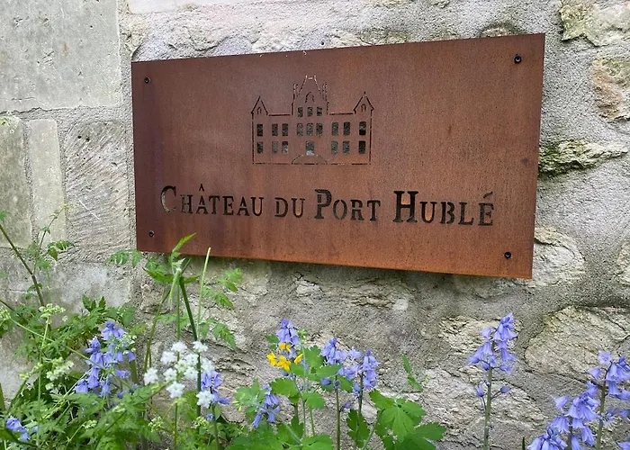 Chateau Du Port Huble