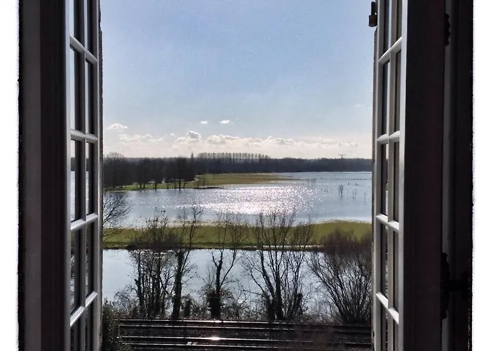 Chateau Du Port Huble