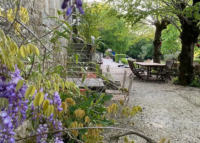 Chateau Du Port Huble