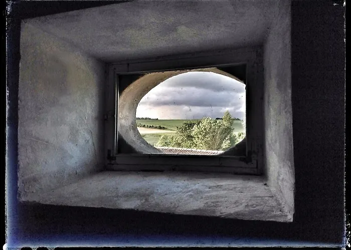 Chateau Du Port Huble Chaniers