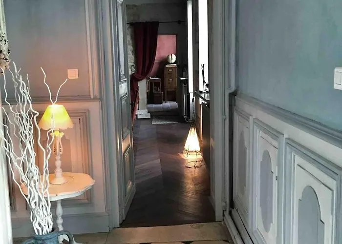 Chateau Du Port Huble