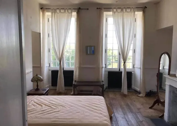 ヴィラ Chateau Du Port Huble